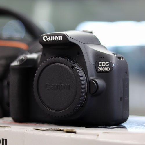 دوربین عکاسی کانن Canon EOS 2000D Kit EF-S 18-55mm IS II دست دوم