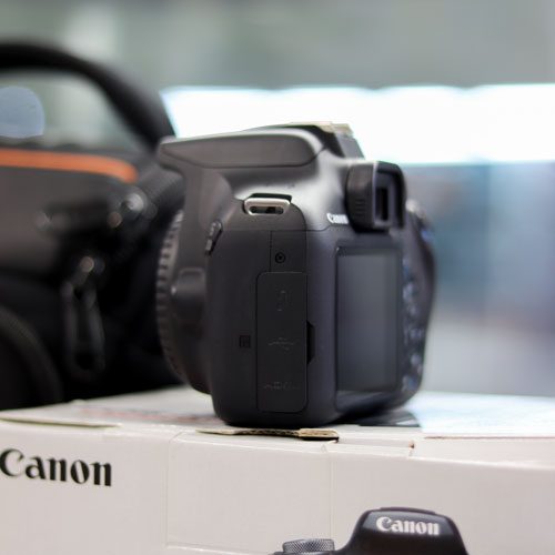 دوربین عکاسی کانن Canon EOS 2000D Kit EF-S 18-55mm IS II دست دوم