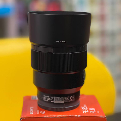 لنز سونی مدل Sony FE 85mm f/1.8 کارکرده