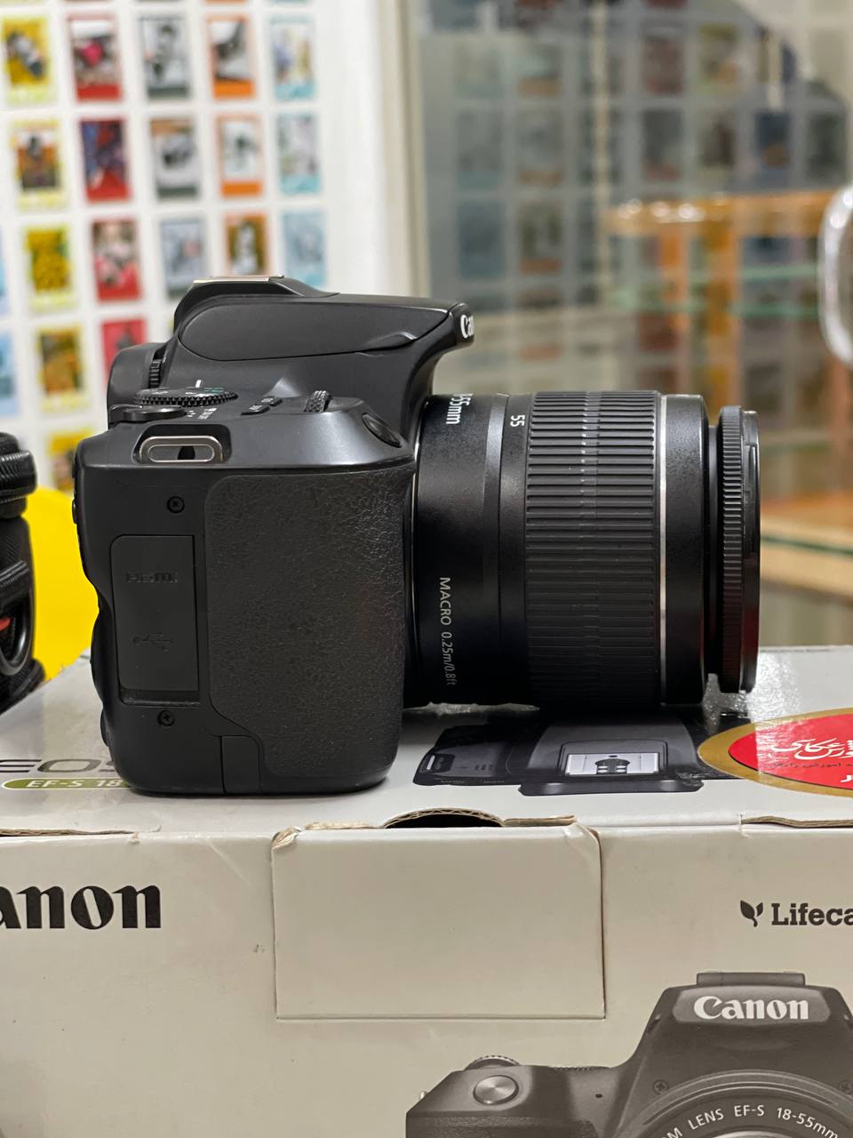 دوربین عکاسی کانن همراه لنز Canon EOS 250D Kit EF-S 18-55mm III کارکرده